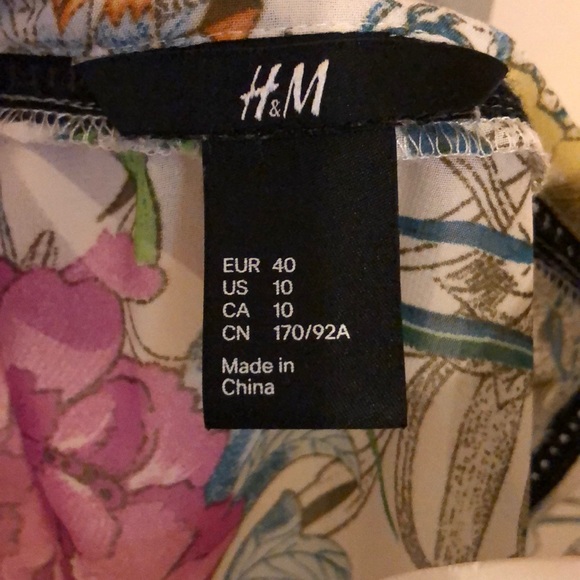 H&M flowy top - Picture 6 of 6
